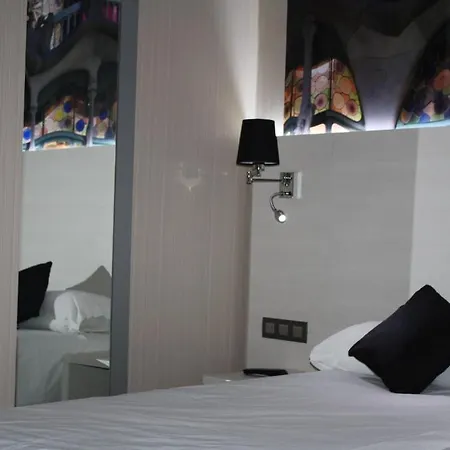 Bcn Ramblas Guest house 2*