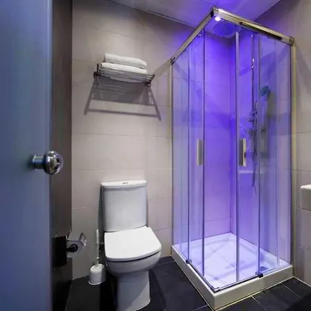 Bcn Ramblas בית הארחה