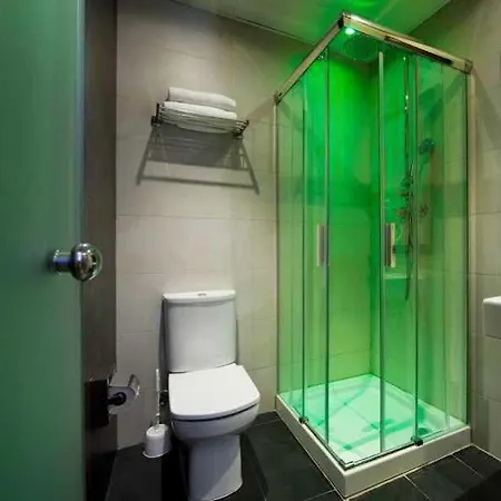 Bcn Ramblas Guest house 2*