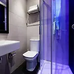 招待所 Bcn兰布拉旅馆 2*